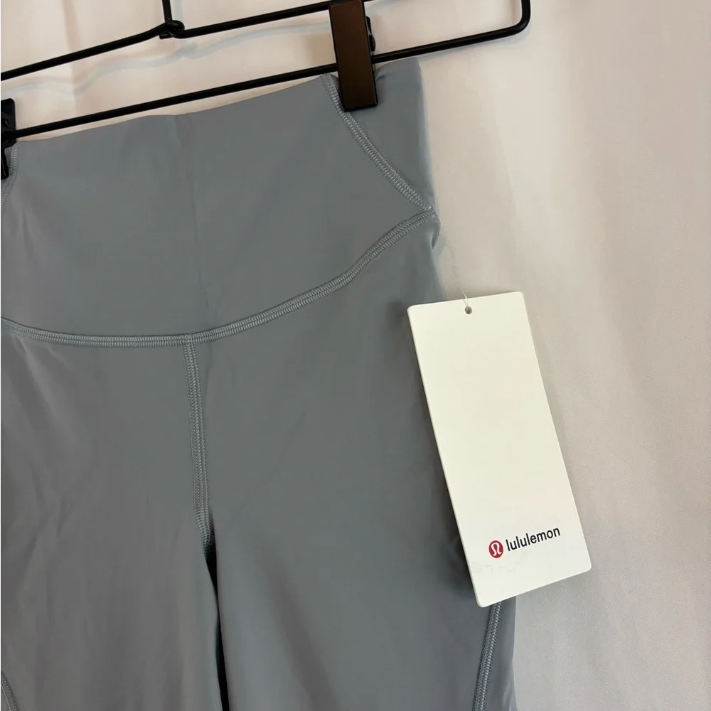 NWT Lululemon sz2 Base Pace HR Tight 25” Leggings in gray… - Picture 3 of 7